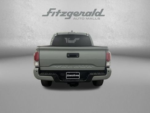 Used 2022 Toyota Tacoma TRD Off-Road image 4