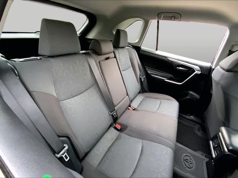 Used 2024 Toyota RAV4 XLE FWD image 19