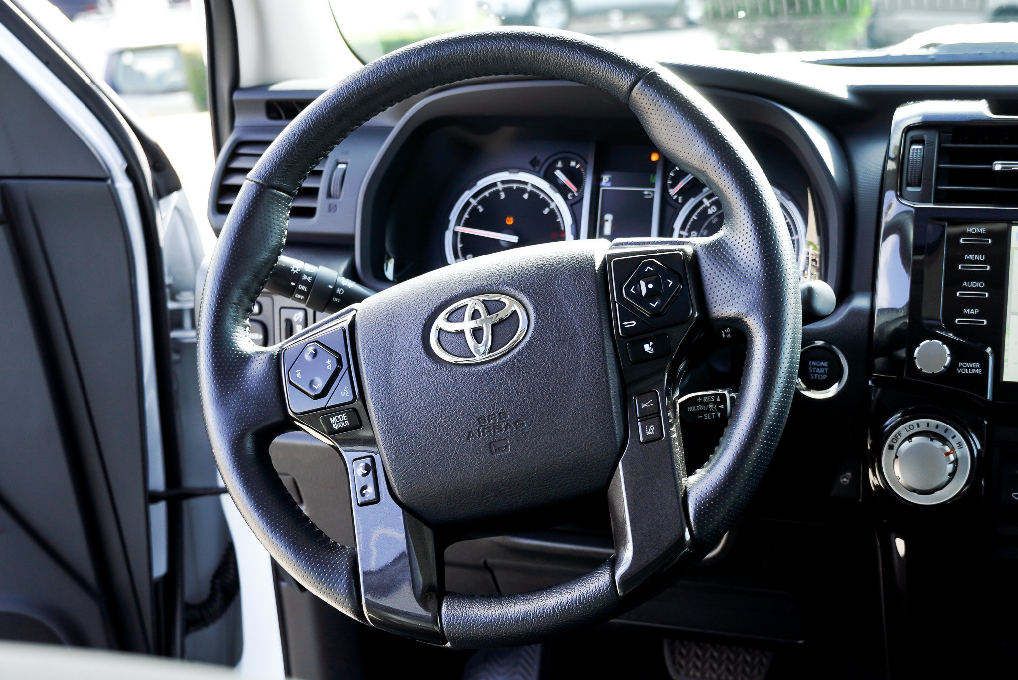 Certified 2024 Toyota 4Runner TRD Off-Road Premium w/ Moonroof Package AWD/4WD image 32