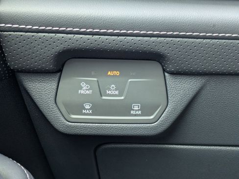 Used 2025 Volkswagen Atlas SEL Premium R-Line AWD/4WD image 29