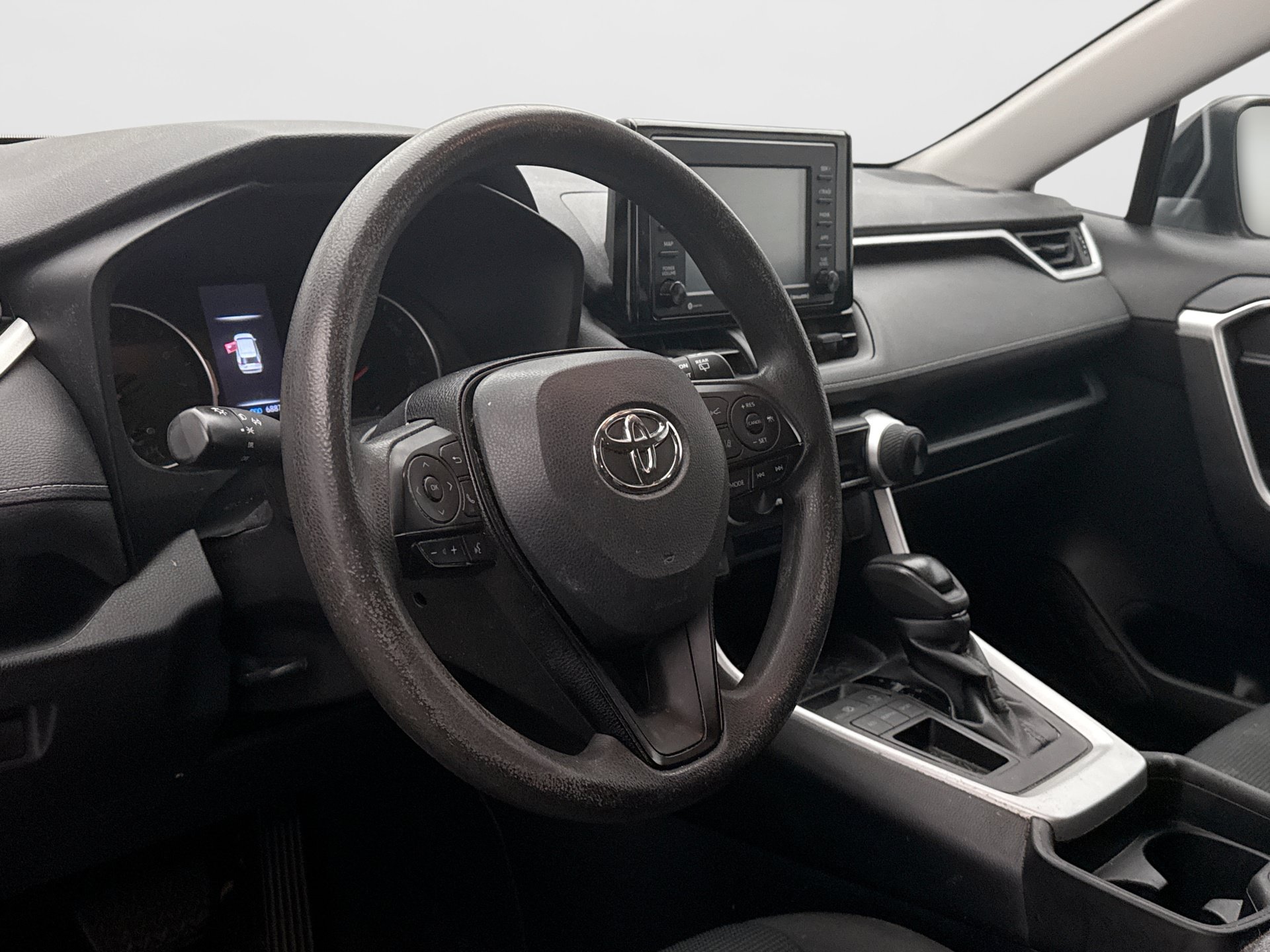 Used 2021 Toyota RAV4 LE FWD image 7