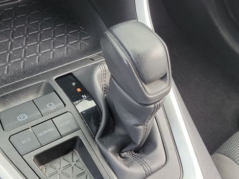 Used 2025 Toyota RAV4 LE FWD image 29