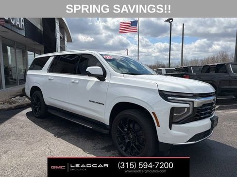 Used 2025 Chevrolet Suburban LS image 8