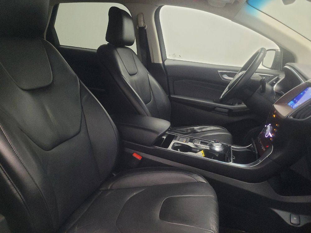 Used 2020 Ford Edge Titanium FWD image 21