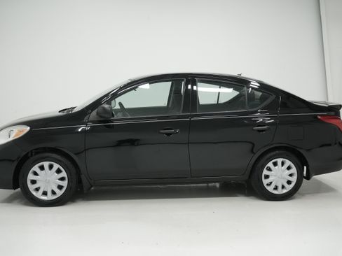 Used 2014 Nissan Versa S Plus image 6