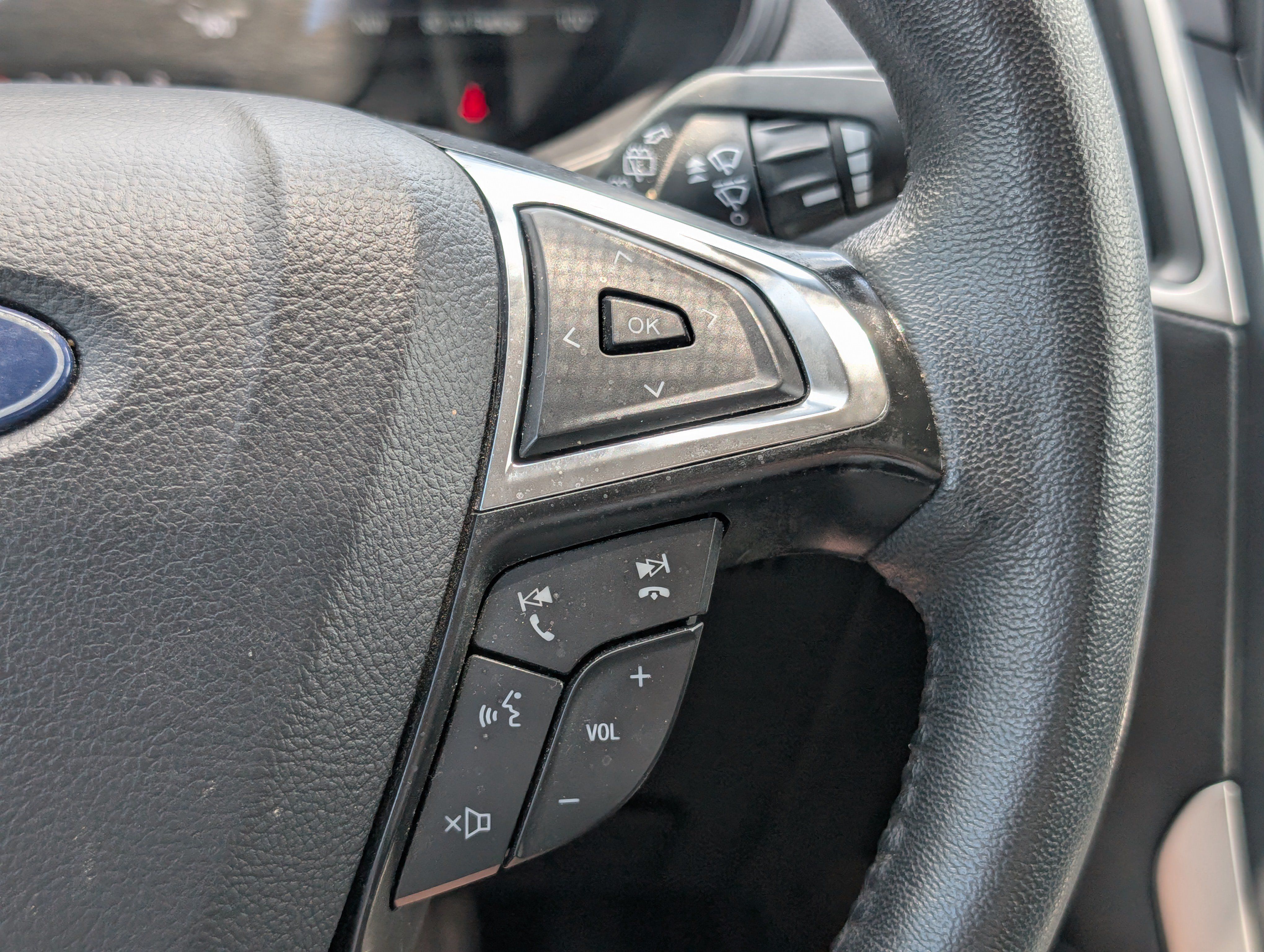 Used 2024 Ford Edge SEL AWD/4WD image 20