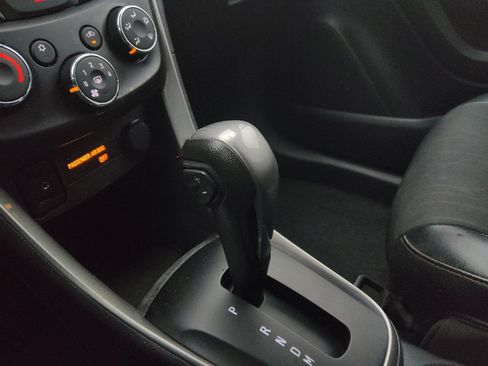 Used 2019 Chevrolet Trax LT w/ LT Convenience Package FWD image 26