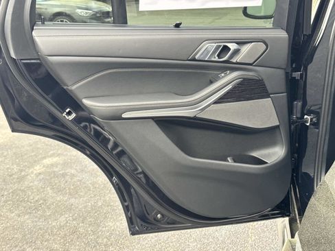 New 2026 BMW X5 sDrive40i image 13