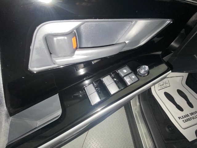 Used 2025 Subaru Solterra AWD/4WD image 13