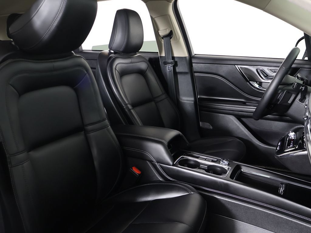 Used 2024 Lincoln Corsair AWD image 29
