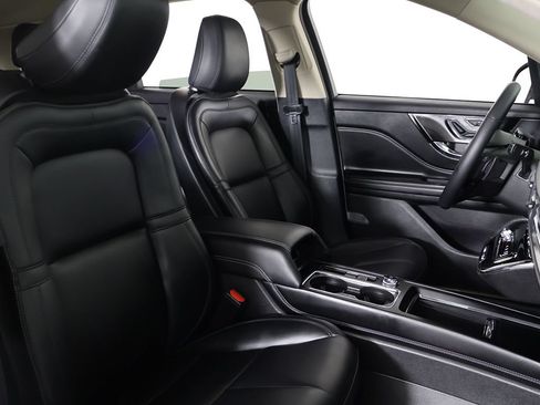 Used 2024 Lincoln Corsair AWD image 29