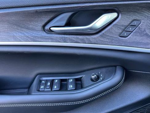 New 2025 Jeep Grand Cherokee Limited image 8