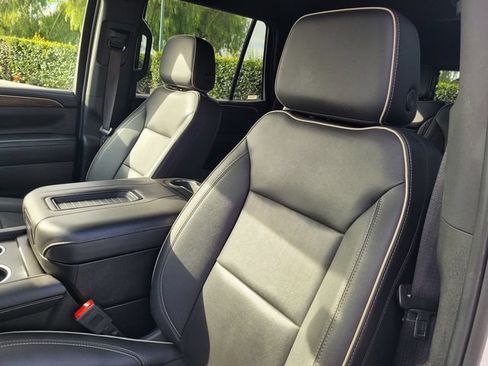 Used 2024 Chevrolet Tahoe Premier AWD/4WD image 13
