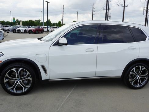 Used 2021 BMW X5 xDrive45e w/ Premium Package AWD/4WD image 5