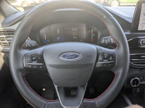 Used 2025 Ford Escape ST-Line FWD image 19