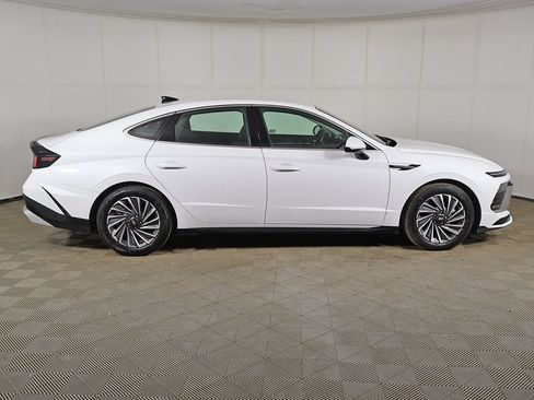 Used 2025 Hyundai Sonata SEL FWD image 13