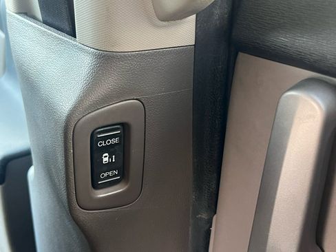 Used 2013 Honda Odyssey Touring image 10