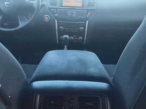 Used 2016 Nissan Pathfinder SV FWD image 41