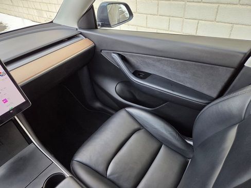 Used 2020 Tesla Model Y Long Range image 24