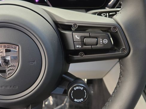 New 2026 Porsche Macan Turbo Electric AWD/4WD image 19