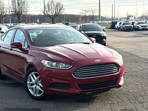 Used 2014 Ford Fusion SE image 1
