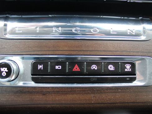 Used 2025 Lincoln Aviator Reserve w/ Equipment Group 201A AWD/4WD image 28