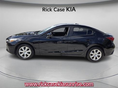 Used 2018 MAZDA MAZDA3 Sport image 3