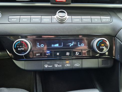 Used 2024 Hyundai Elantra SEL FWD image 18