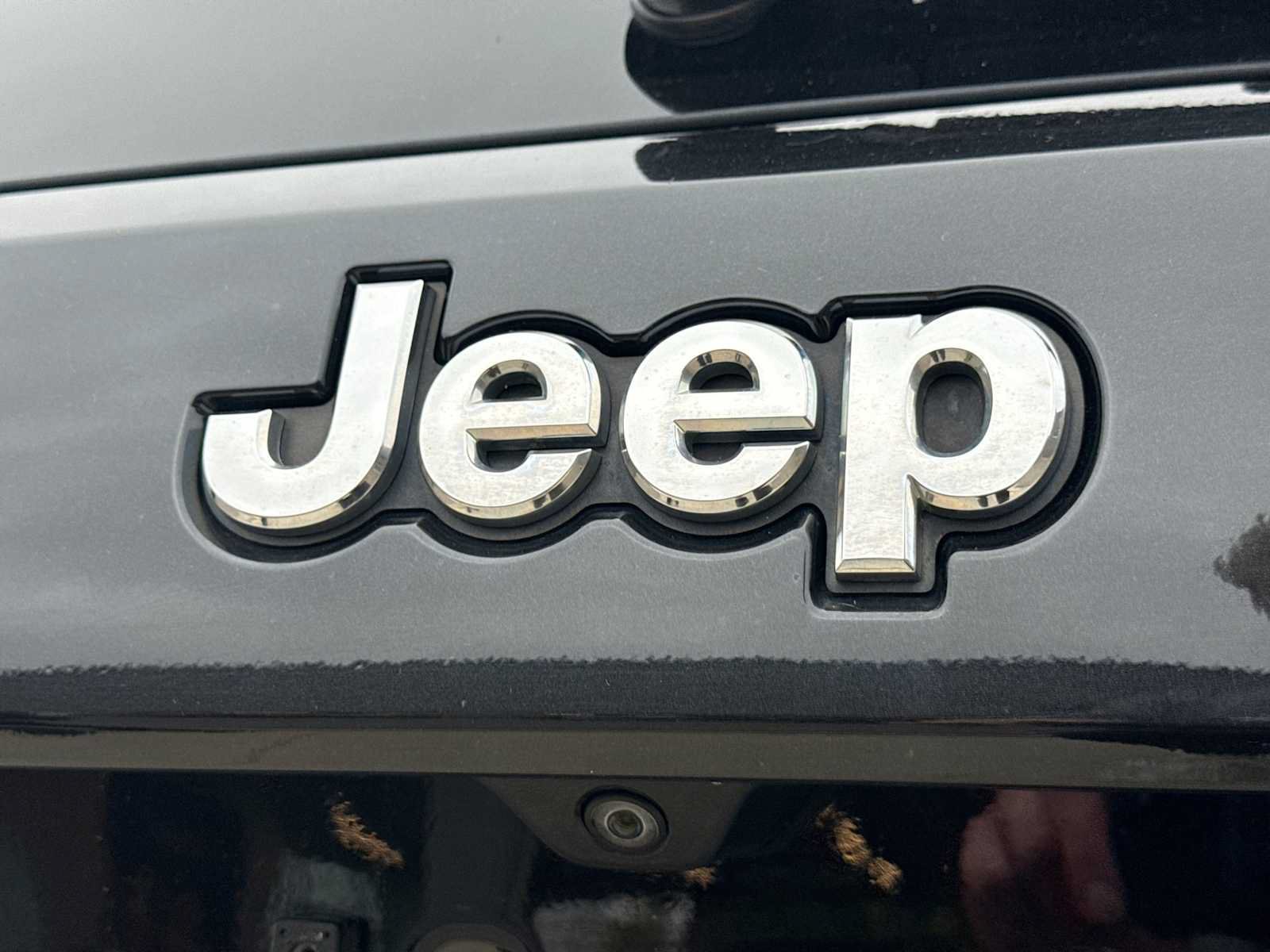 Used 2016 Jeep Grand Cherokee SRT AWD/4WD image 11