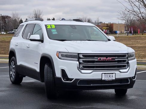 Used 2023 GMC Acadia SLT image 3
