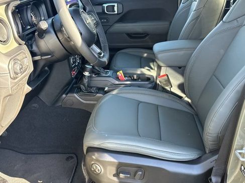 Used 2026 Jeep Gladiator Mojave w/ Steel Bumper Group AWD/4WD image 9