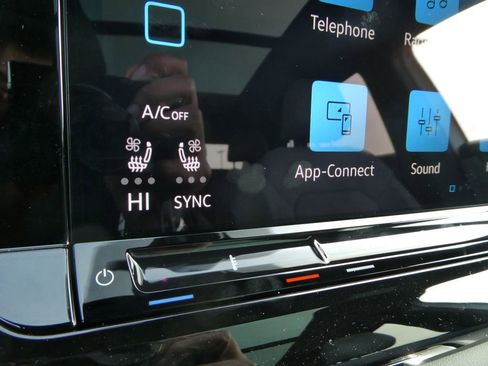 New 2026 Volkswagen Atlas Cross Sport SEL R-Line image 4