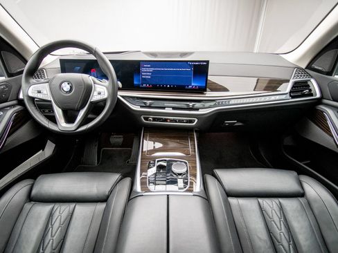 Used 2026 BMW X7 xDrive40i w/ Premium Package AWD/4WD image 10