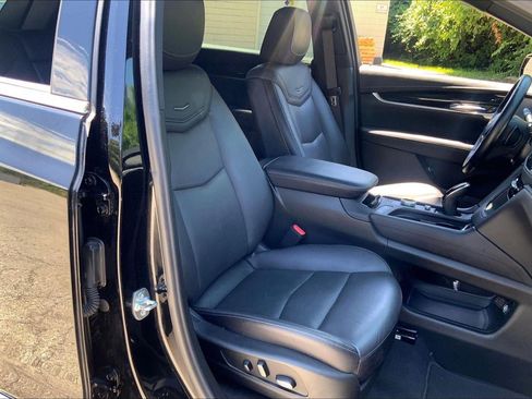 Certified 2025 Cadillac XT5 Premium Luxury AWD/4WD image 7