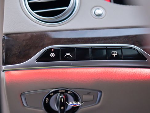 Used 2019 Mercedes-Benz S 560 4MATIC Sedan image 40