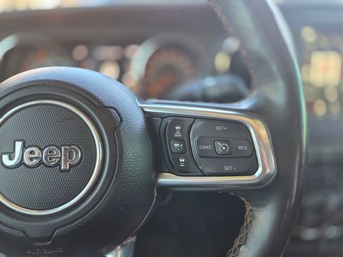 Used 2022 Jeep Gladiator Overland AWD/4WD image 19
