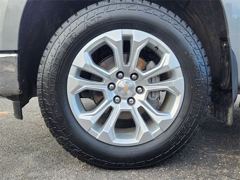 Used 2023 Chevrolet Silverado 1500 LTZ w/ LTZ Premium Package image 16