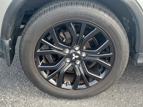 Used 2019 Mitsubishi Outlander Sport ES FWD image 12