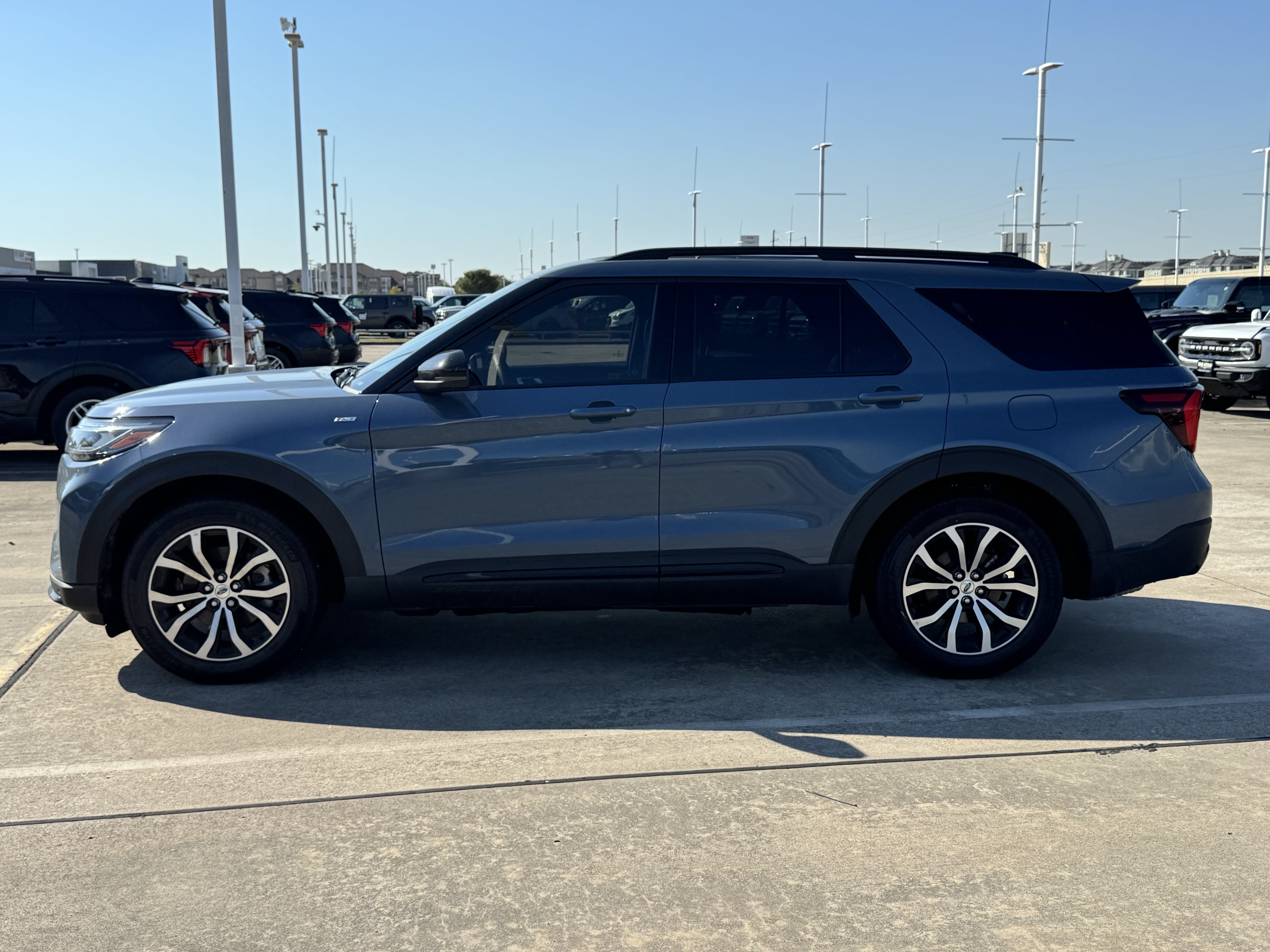 New 2026 Ford Explorer ST-Line w/ Premium Package RWD image 3