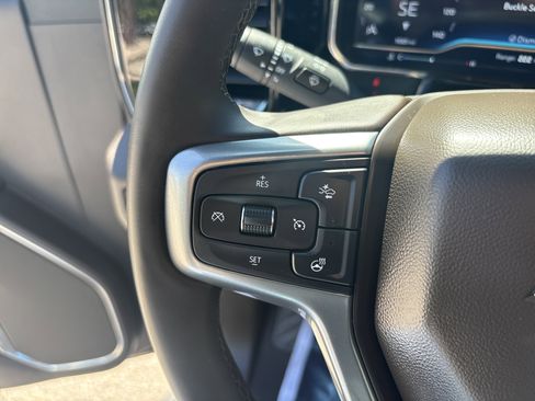 Used 2025 Chevrolet Silverado 3500 LTZ w/ LTZ Convenience Package AWD/4WD image 17