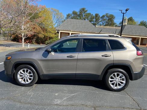 Used 2019 Jeep Cherokee Latitude w/ Popular Appearance Group image 9