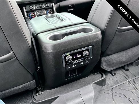 Used 2024 Chevrolet Suburban Z71 w/ Luxury Package image 10