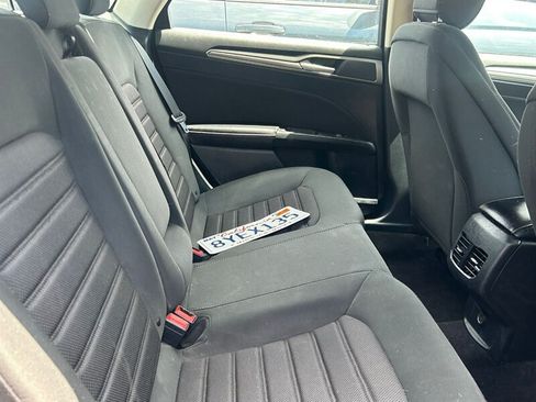 Used 2020 Ford Fusion SE FWD image 19