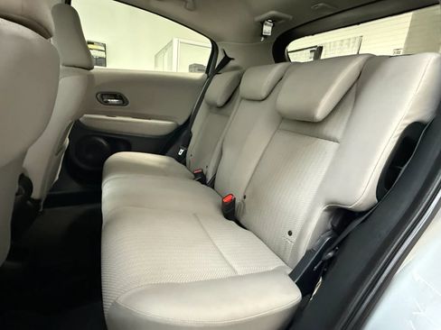 Used 2018 Honda HR-V LX image 18