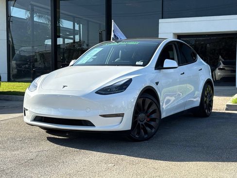 Used 2022 Tesla Model Y Performance AWD/4WD image 2