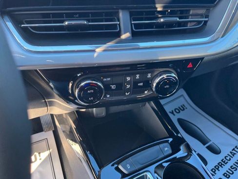 New 2026 Chevrolet Trax LT w/ LT Convenience Package image 15
