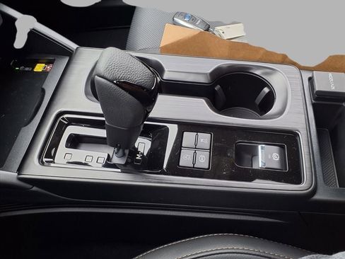 New 2026 Subaru Outback Limited image 11