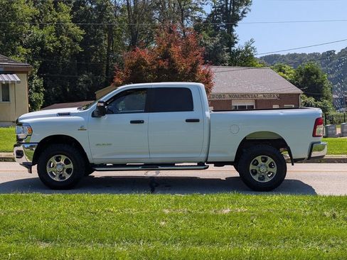 Used 2024 RAM 2500 Big Horn w/ Off Road Package AWD/4WD image 9