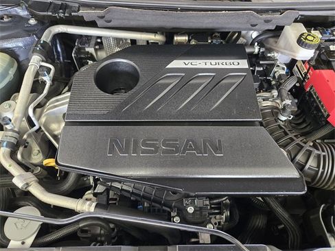 Used 2022 Nissan Rogue SV image 32