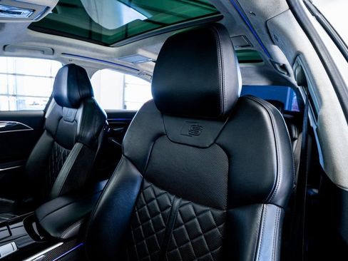 Used 2020 Audi S8 L w/ S8 Executive Package image 38